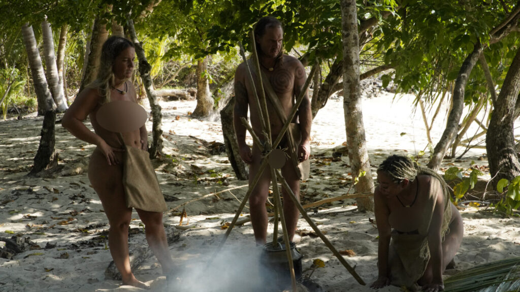 Naked and Afraid: Shipwrecked